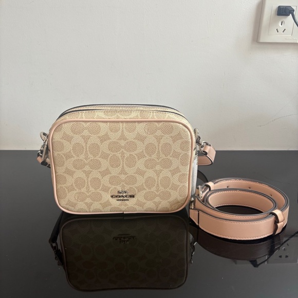 Meet the Posher Handbags - Coach crossbody bag shoulder bag